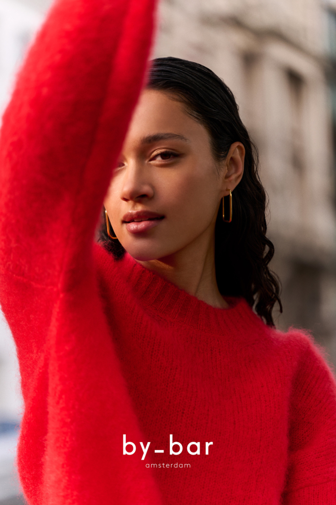 Collectie by-bar zomer 2025 - rode trui